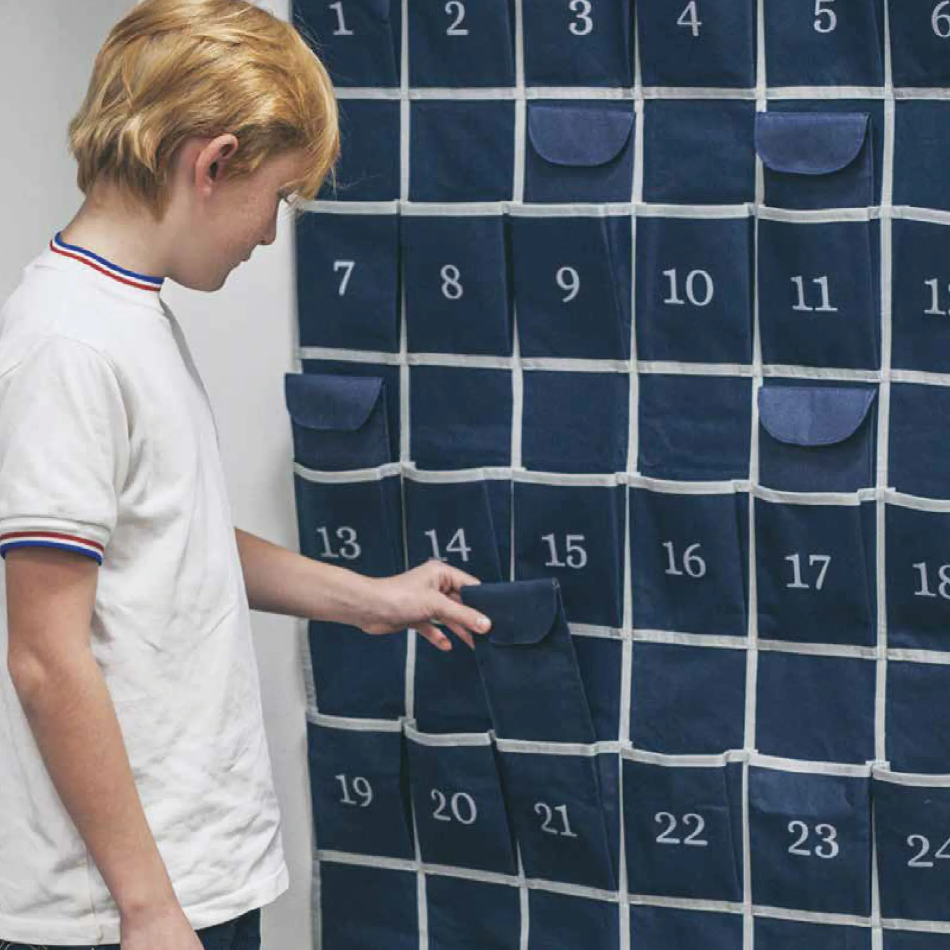 Handy-Hotel "Cyber-Safe" mit 30 Einstecktaschen, 130x78 cm